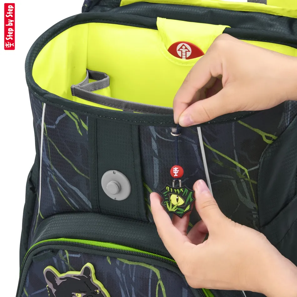 Školská aktovka Step by Step FIT, Danger Cat Chiko - 5-dielny set, AGR certifikát