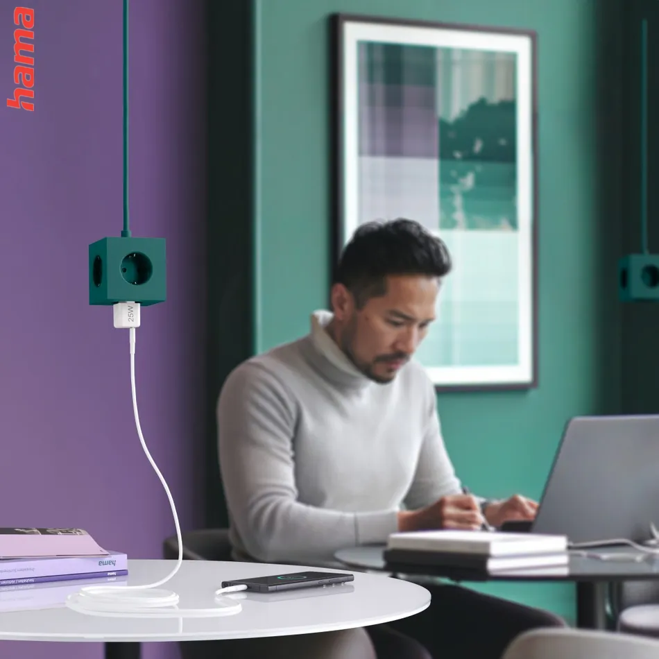 Hama bezdrôtová nabíjačka s držiakom 3v1, Qi2 15 W, USB-C adaptér 45 W